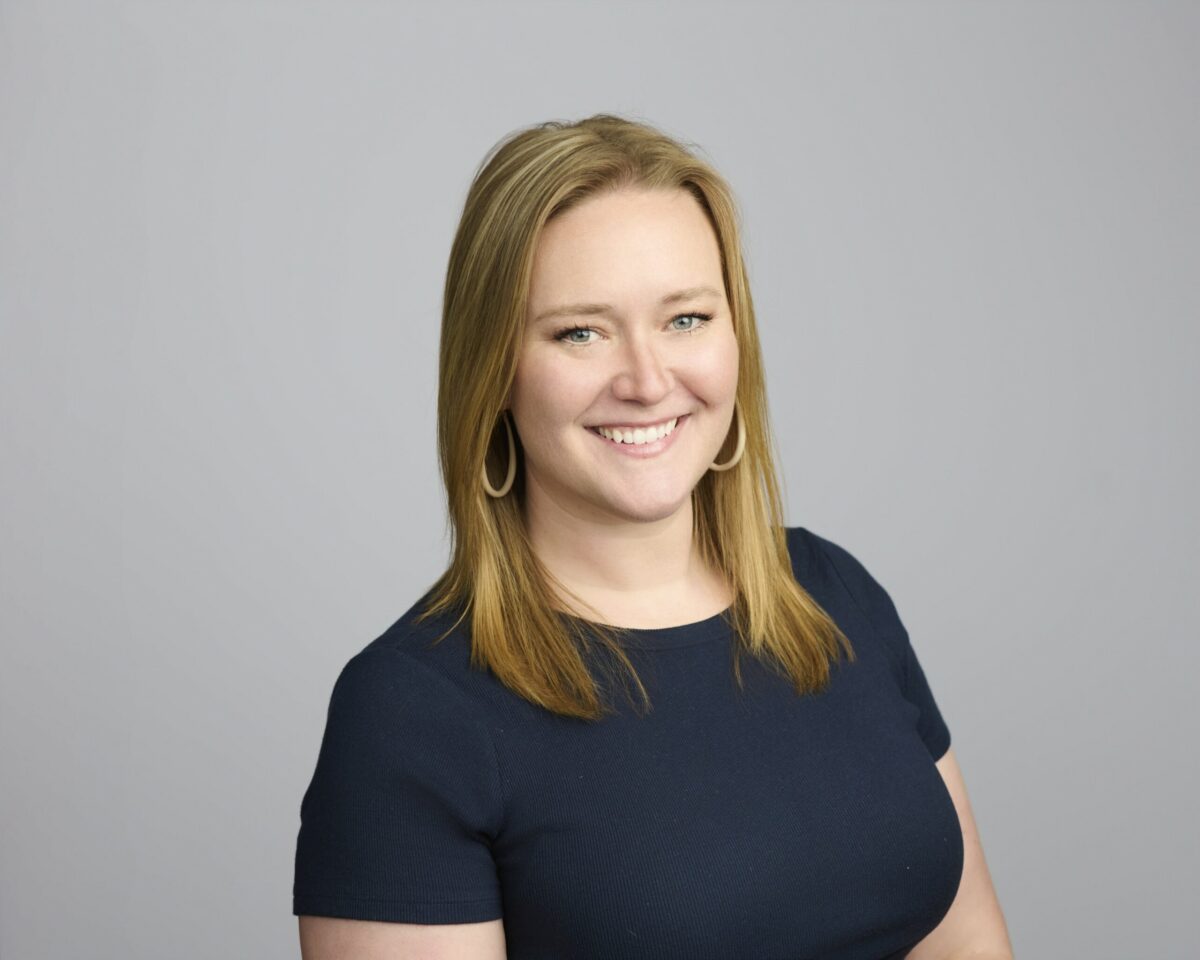 Carlyn headshot